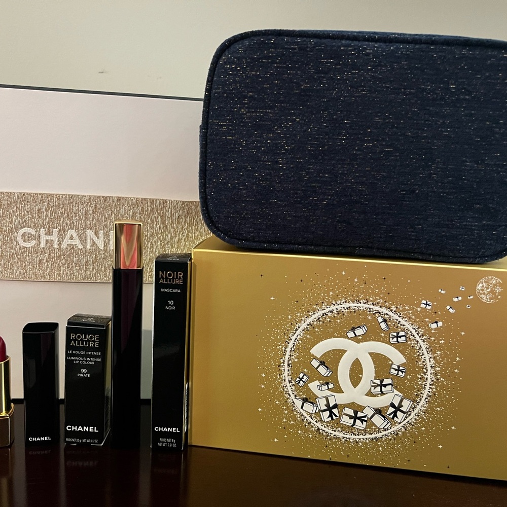 Chanel Absolute Allure makeup set in original box w/Chanel gift box & packaging - Picture 4 of 6
